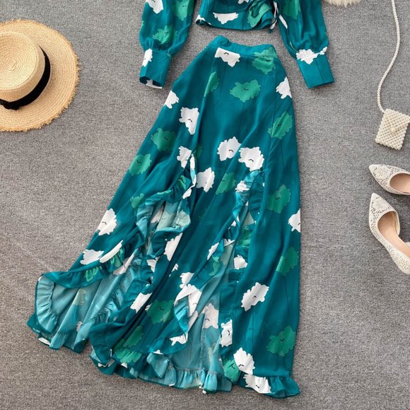 Women's V Neck Long Sleeve Chiffon Printed Dress - Picture 8 of 16